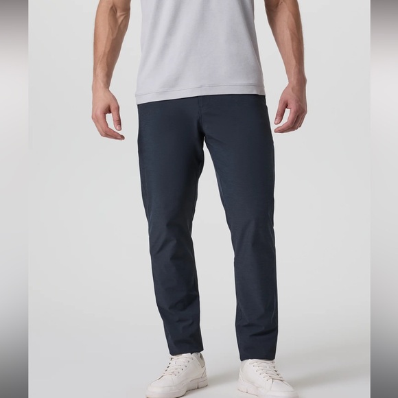 Vuori Other - Vuori Men's Navy Pants size 38
Cascade tech chino pant